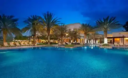 Address Montgomerie - 33