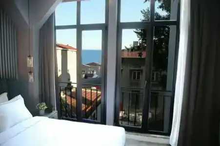 BRONTE - 18