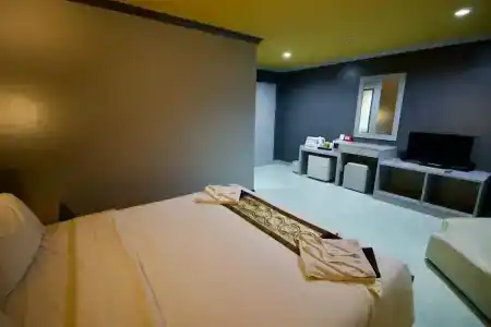 The Little Moon Residence - 90