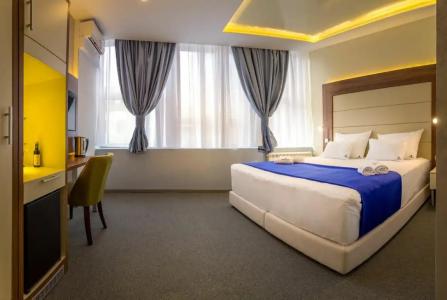 Privilege Suites by Central Park - 0