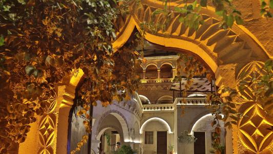 Roma Cave Suite - 50