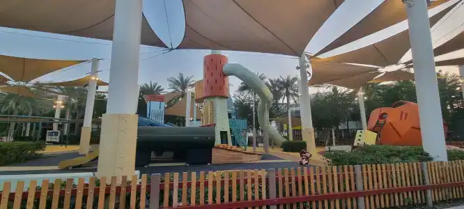 Holiday Inn Dubai Al-Maktoum Airport - 38