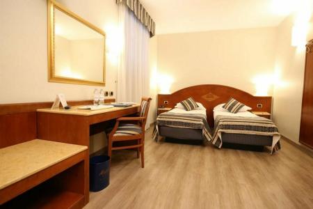 Mokinbas Baviera - 33