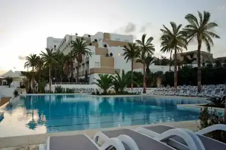 Salini Resort