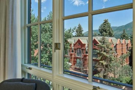 The Little Nell - 13