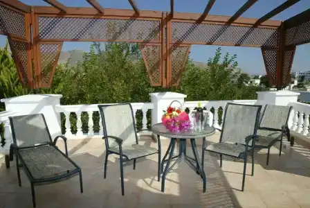 Crithoni's Paradise - 4