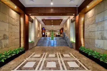 Majestic City Retreat - 7