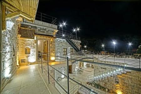 Risus Cave Suites - 48