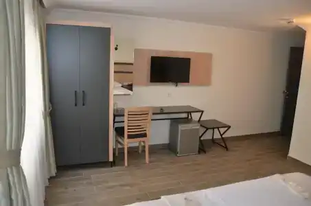 Piyes Otel - 94