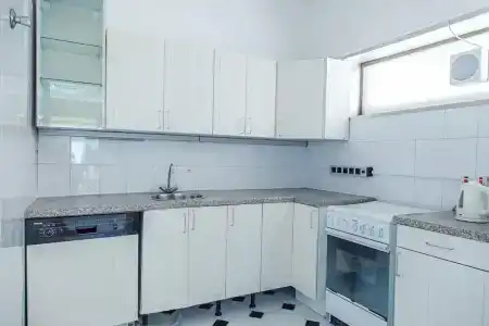 Sharjah Carlton - 90