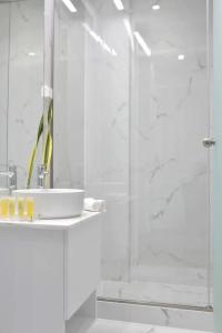 1900 ATHENIAN HOUSE - 25