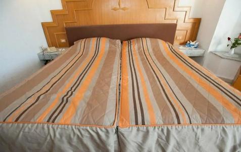 Riviera - Family and couples only - 33