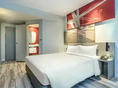ibis Bangkok IMPACT - 1