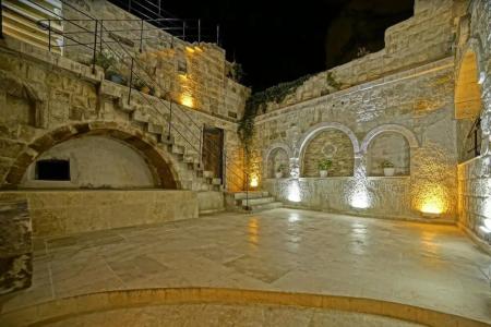 Risus Cave Suites - 30