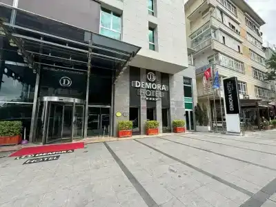 Demora - 4