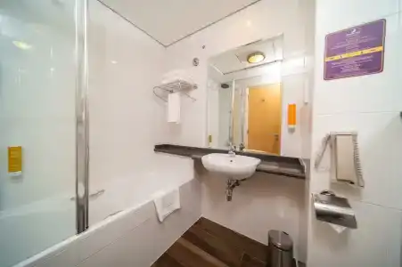Premier Inn Dubai Silicon Oasis - 37