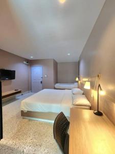 The Fifth Residence - 1