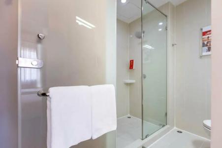 Red Planet Bangkok Asoke - SHA Extra Plus - 59