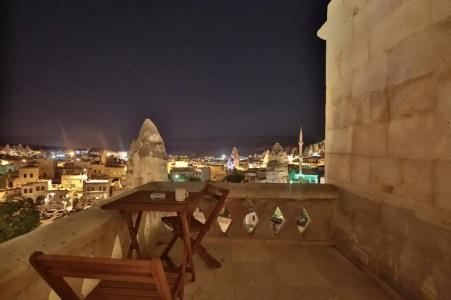 Shoestring Cave House - 61