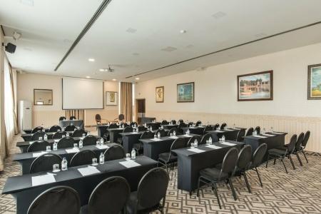 Expo Sofia - Free Arrival shuttle bus - Free Parking - Free Compliments - Free Wi-Fi - 64