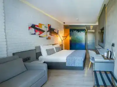 Laren Family & Spa - Boutique Class - 70