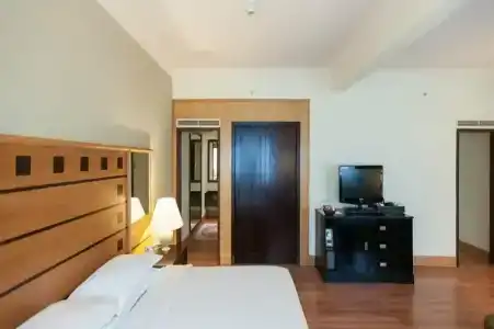 Grand Excelsior Deira - 38