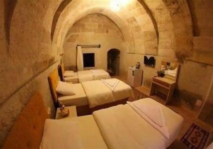 Falcon Cave Suites - 72