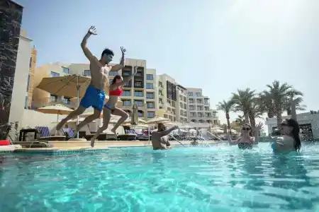 Hilton Dead Sea Resort & Spa - 4