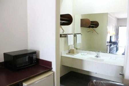 Texas Inn Downtown McAllen - 92