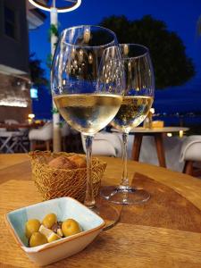 Carpe Diem Boutique - Adults Only - 41