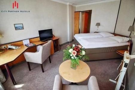 Senator Hamburg - 28