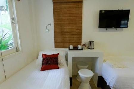 The White Cottage - 28