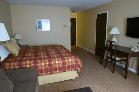 The Pacific Inn - 30