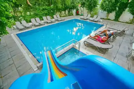 Kleopatra Celine - 1