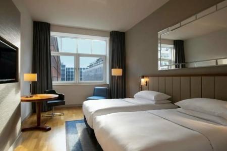 Hilton Cologne - 40