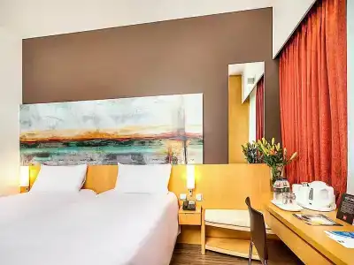 Ibis One Central - 94