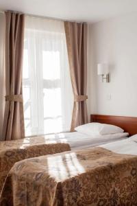 Three Crowns Residents - 68