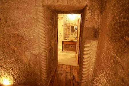 Sarnich Cave Suites - 18