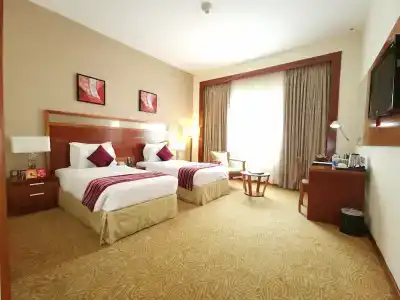 Landmark Grand - 80
