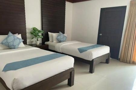 Naithon Beach Mansion - 2
