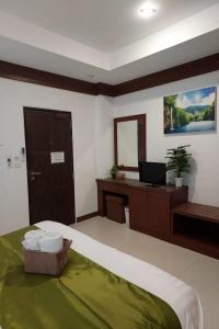 Naithon Beach Mansion - 56