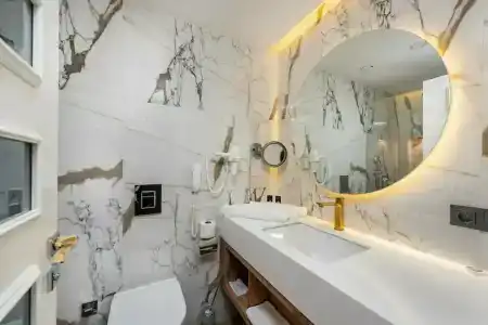 Elite Luxury Suite & Spa - 20