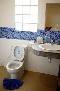 Naithon Beach Mansion - 76