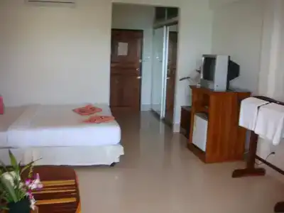 Baan Karon Hill Phuket Resort - 41