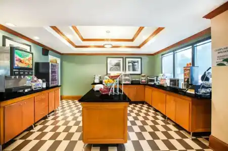 Ramada by Wyndham Abu Dhabi Downtown - 6