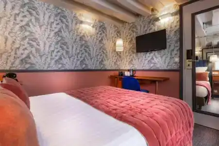 Dauphine Saint Germain - 10