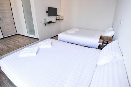 Glur Phuket Patong Beach - 40