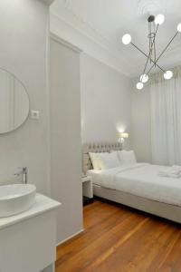 1900 ATHENIAN HOUSE - 28