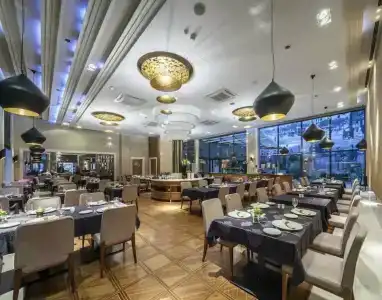 Continental Budapest - 93