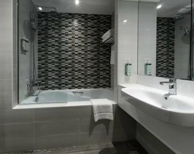 Premier Inn Dubai Barsha Heights - 14